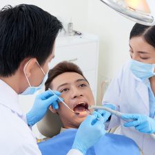 From Pain to Perfection: Managing Side Effects of Dental Implants